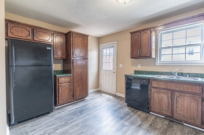 Building Photo - Coming Soon,  Close to Post!