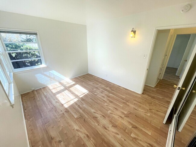 Building Photo - 3539-3541 Lewis Ave. Long Beach, CA 90807