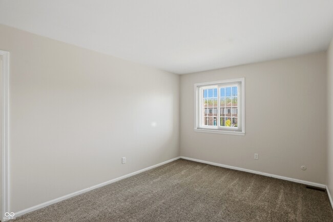 Building Photo - 4 Druid Hill Ct