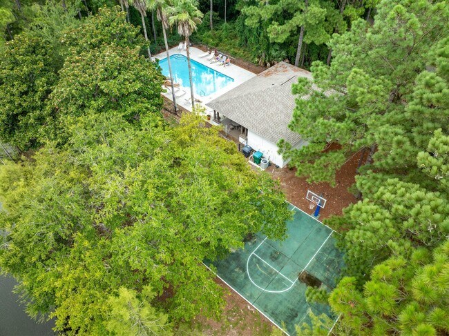 Building Photo - 31 Corte Lago