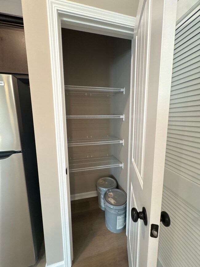 Building Photo - 513 Westend Cir