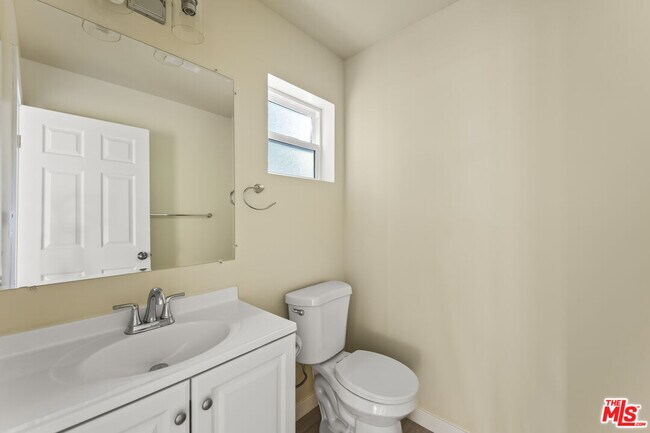 Building Photo - 5741 Simpson Ave