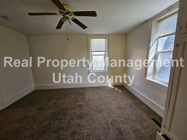 Building Photo - 209 S 400 E