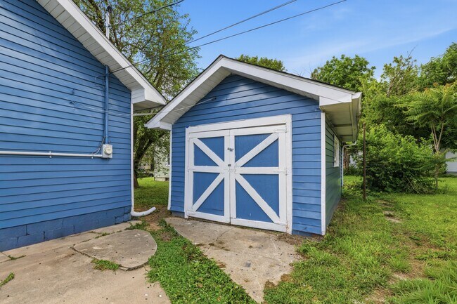 Building Photo - 2446 Morton St