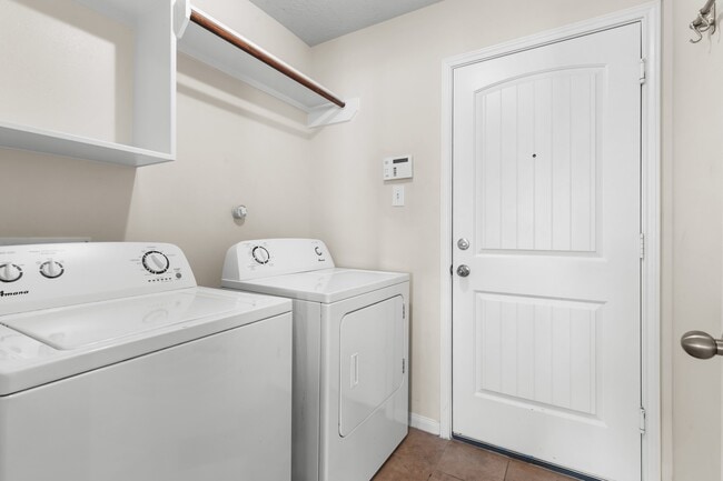 Building Photo - 12574 Chiswick Rd