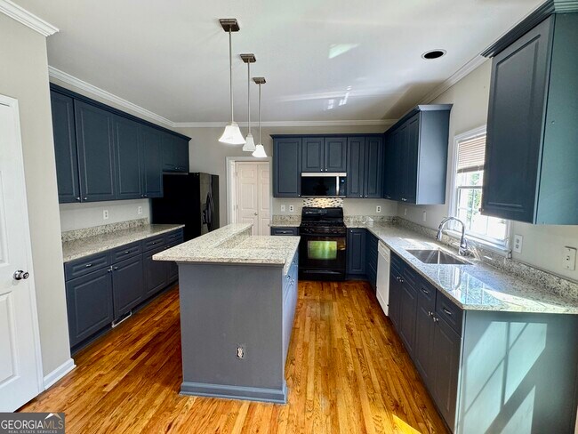 Building Photo - 1770 Highland Oaks Way NE