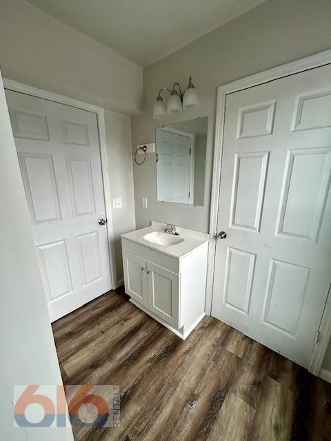 Building Photo - 1249 Davis Ave NW