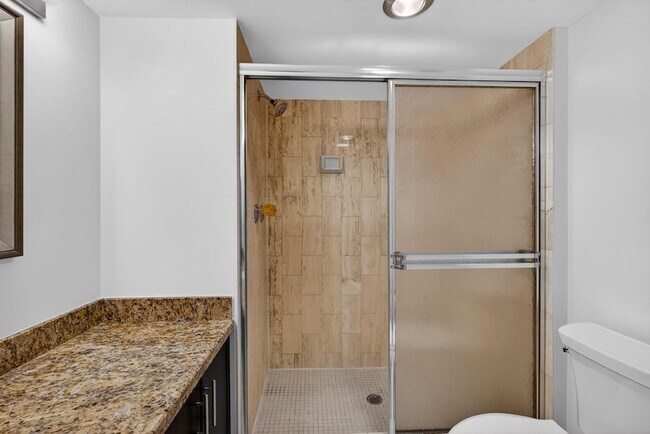 Building Photo - 5200 N Ocean Dr