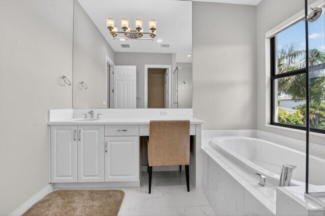 Building Photo - 17358 Santaluce Mnr