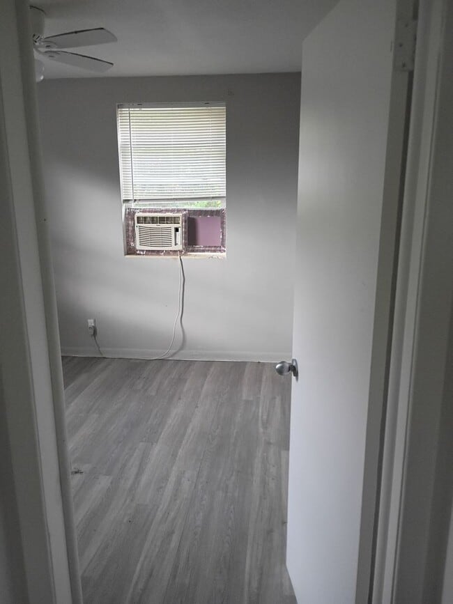 Building Photo - 5659 Ansley St