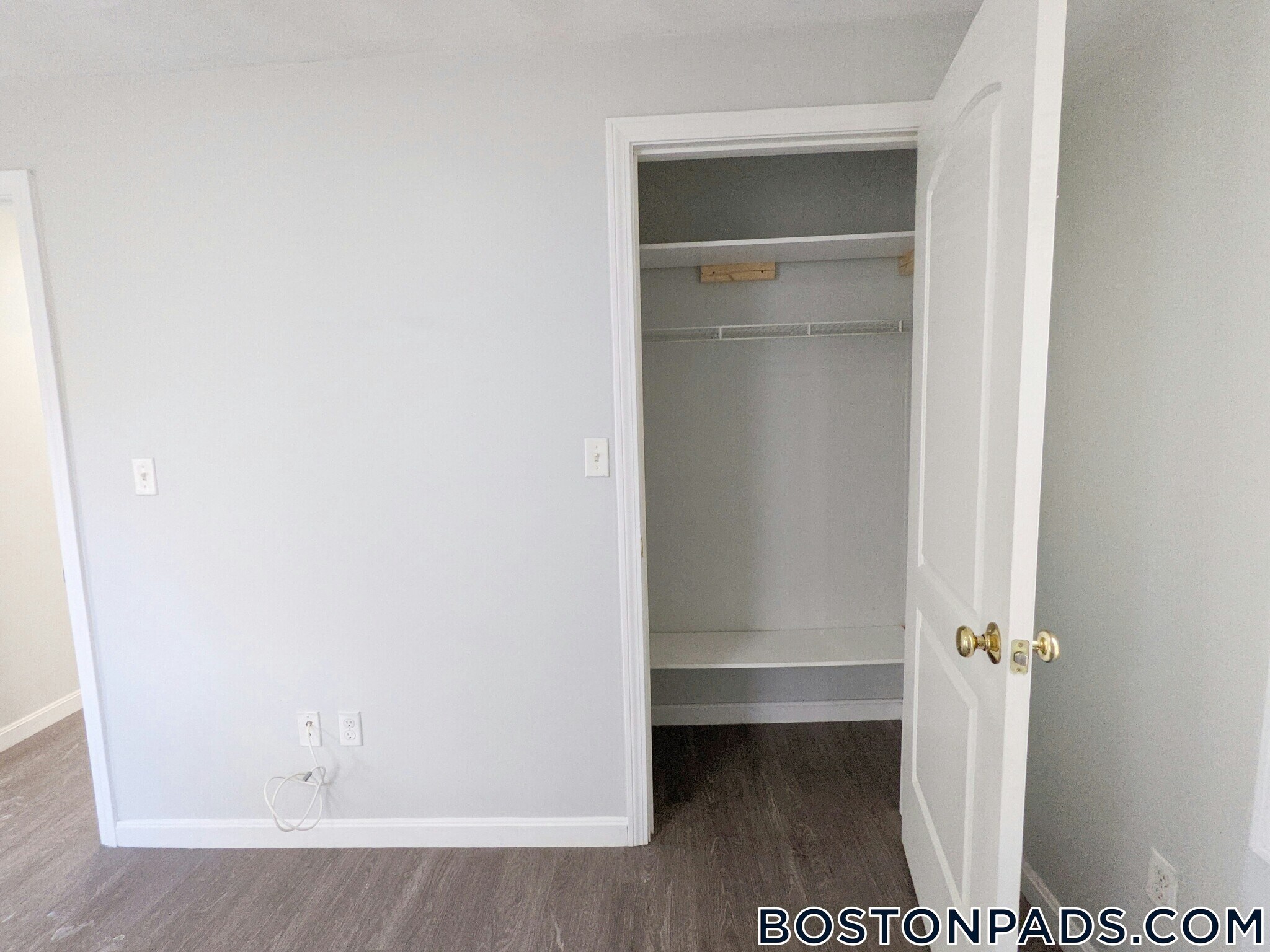 Building Photo - 329 Paris St