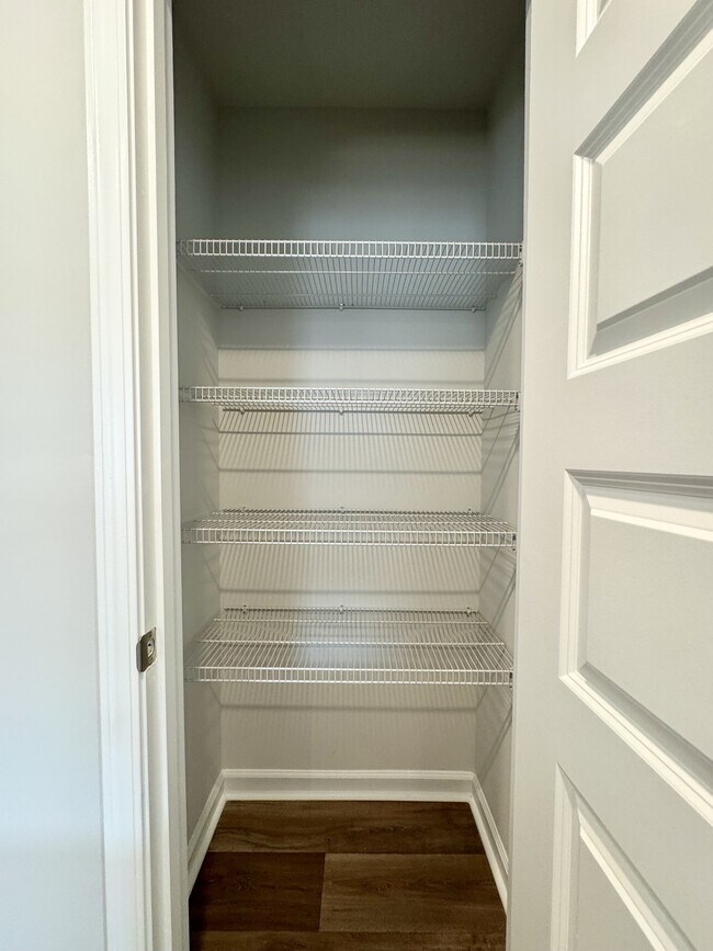 Building Photo - 158 Indigo Pl