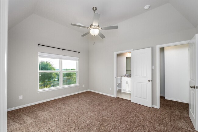 Building Photo - 764 Tallgrass Dr