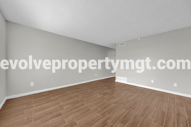 Building Photo - 3455 Pruett Ct