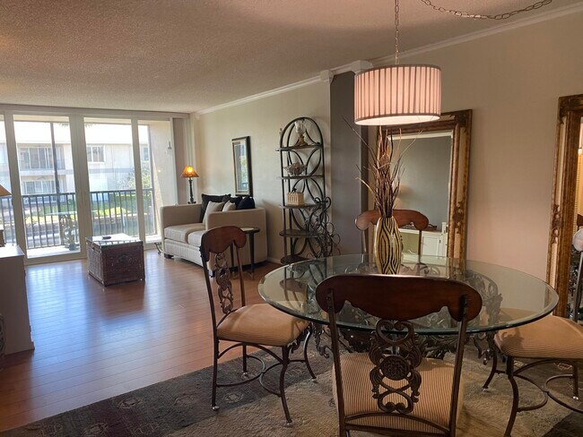 Building Photo - 1 Royal Palm Way