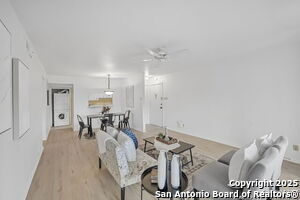 Building Photo - 8702 Village Dr