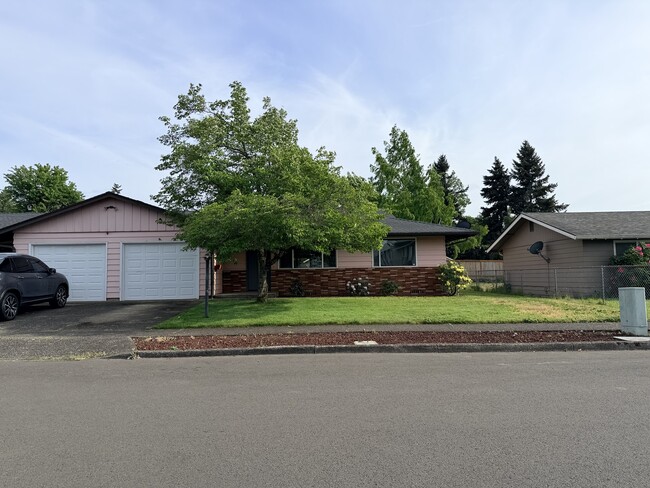 Building Photo - 1160 Wyatt Ave SE