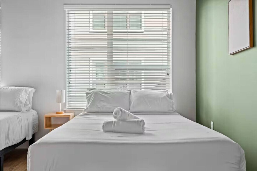 Building Photo - 3629 W Cypress St