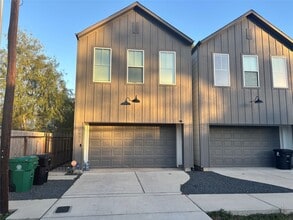 Building Photo - 6831 Paris St