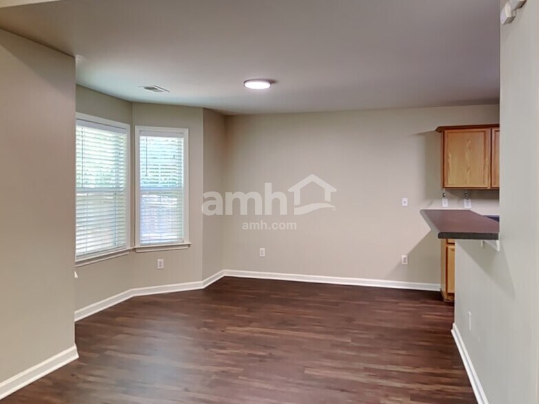 Building Photo - 219 Highland Falls Dr