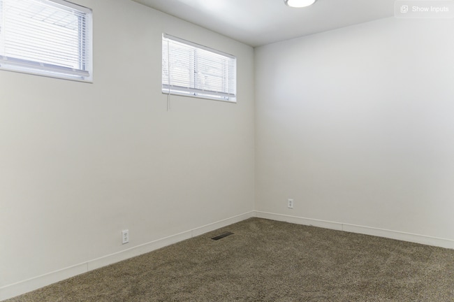 Building Photo - 466 E Center St