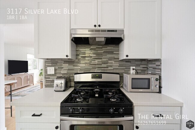 Building Photo - 3117 Silver Lake Blvd