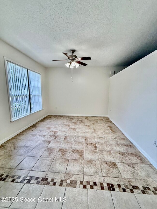 Building Photo - 1470 Kodak Dr