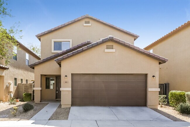 Primary Photo - 10225 W Camelback Rd