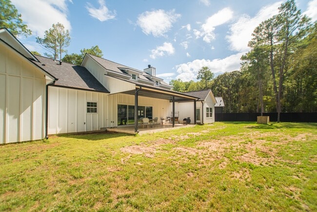 Building Photo - 5 W Forest Ct