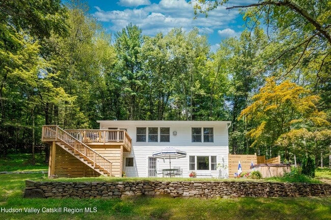 Building Photo - 19 Bakertown Rd