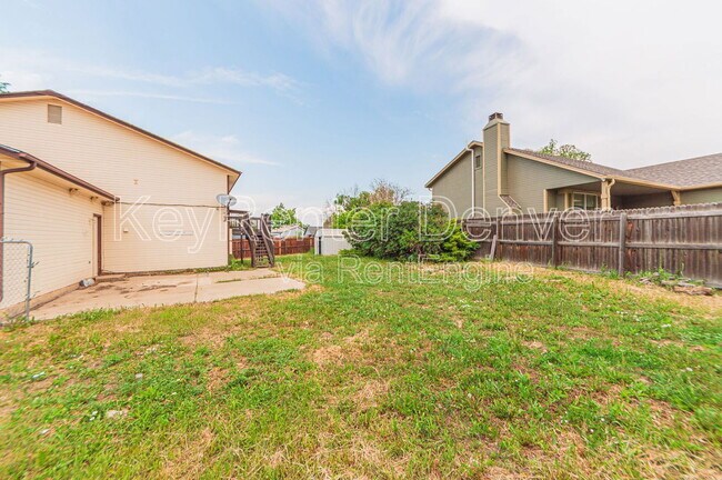 Building Photo - 1498 S Bahama St