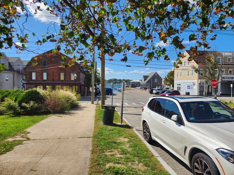 Building Photo - 20 State St