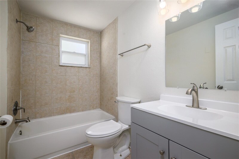 Building Photo - 9049 Orchid Dr