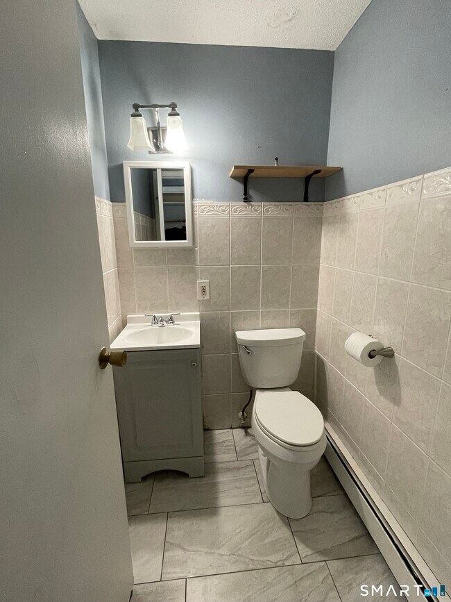 Building Photo - 90 Wakelee Rd