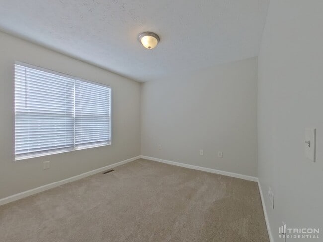 Building Photo - 6236 Pine Ln