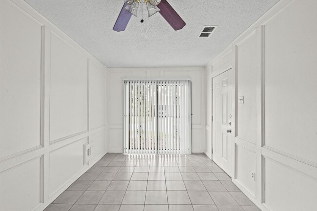 Building Photo - For Rent: Spacious 4-Bedroom Family Home