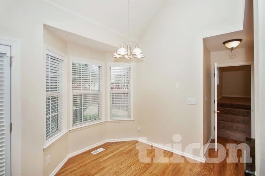 Building Photo - 2678 Douglas Ln