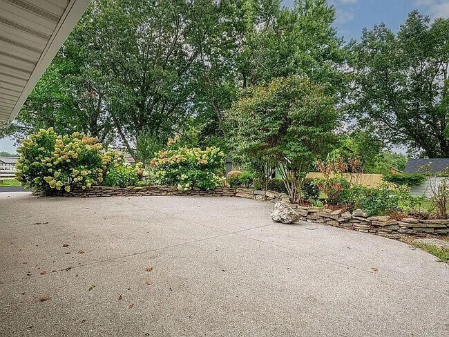 Building Photo - Your Dream Home Just Hit the Market – Don’t Miss Out!