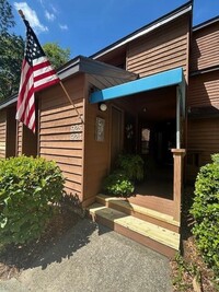 Building Photo - 924 Wimbledon Dr