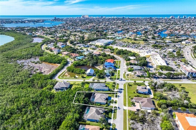 Building Photo - 1871 Dogwood Dr