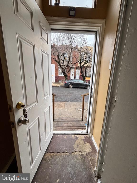 Primary Photo - 528 E Willard St