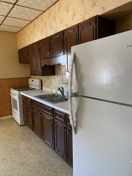 Building Photo - 816 Green Ridge St