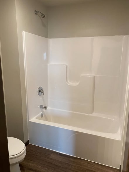 Building Photo - 4600 W Graceland Ct