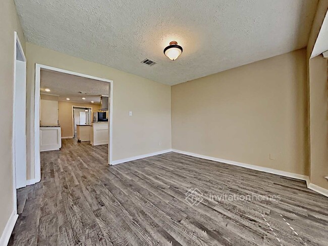 Building Photo - 15027 Pebble Bend Dr