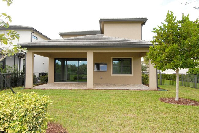 Building Photo - 4628 Pinehurst Trl E