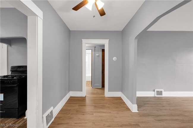 Building Photo - 16119 Parkgrove Ave