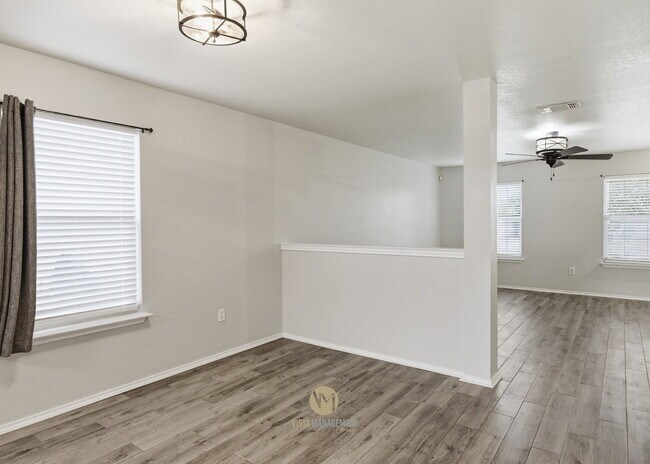 Building Photo - 9219 Dublin Heights