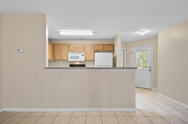 Building Photo - DUPLEX