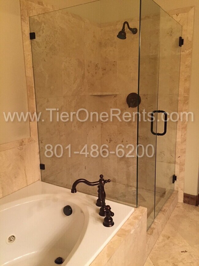 Building Photo - NO DEPOSIT Option Available for This Prope...