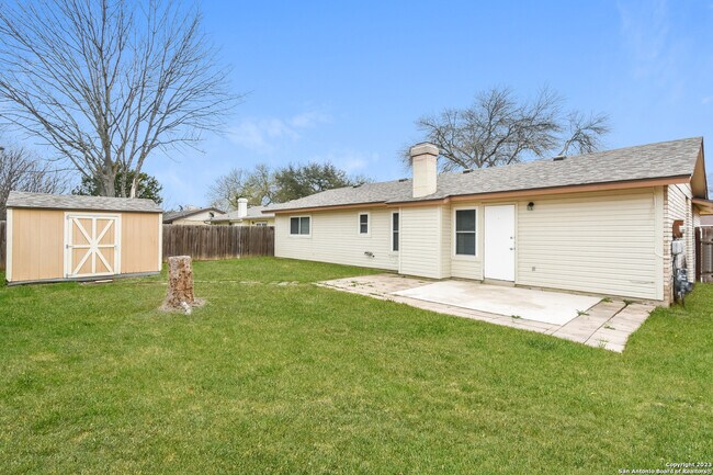 Building Photo - 9387 Valley Bend
